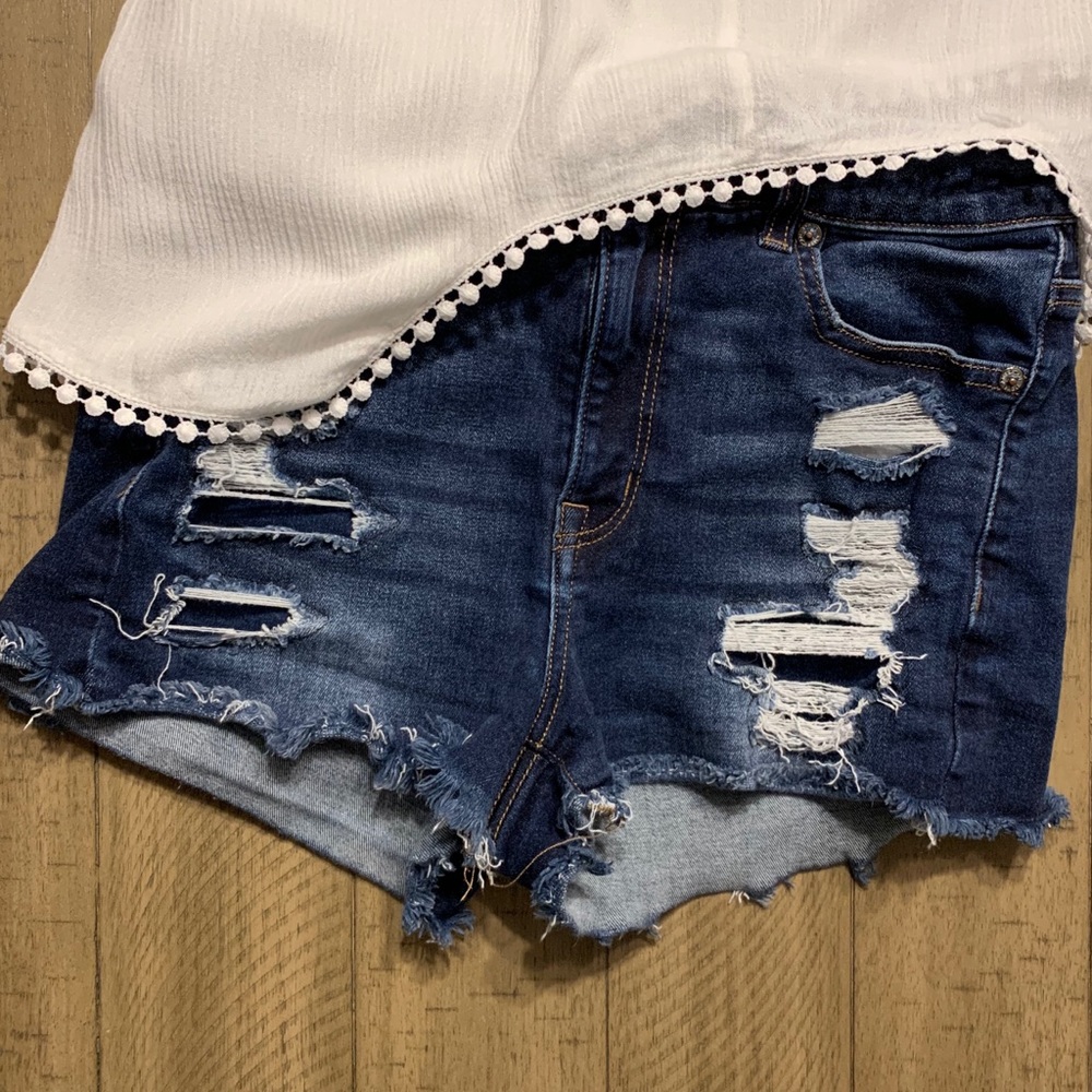 AMERICAN EAGLE Distressed Denim Shorts